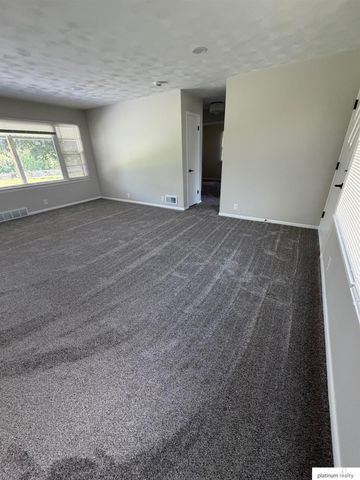 11521 N post Road, Omaha, NE 68112