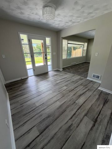11521 N post Road, Omaha, NE 68112