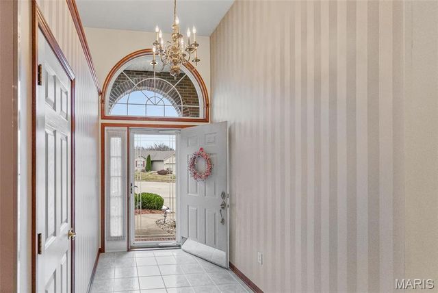 103 Burns Farm West Court, Edwardsville, IL 62025