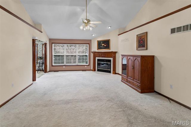 103 Burns Farm West Court, Edwardsville, IL 62025