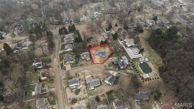 103 Burns Farm West Court, Edwardsville, IL 62025