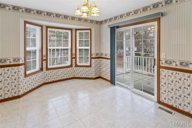 103 Burns Farm West Court, Edwardsville, IL 62025