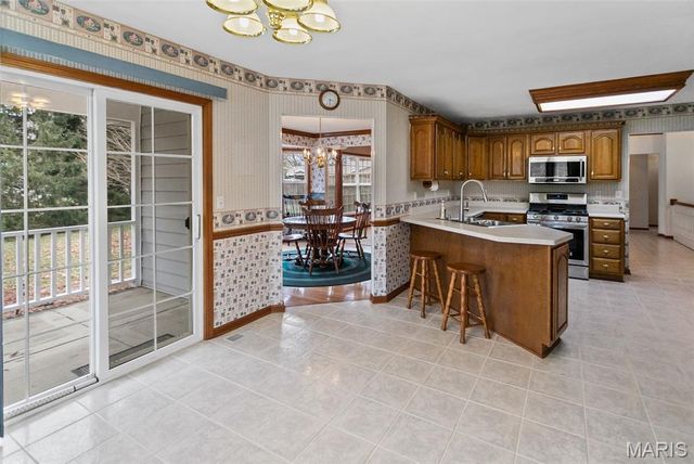 103 Burns Farm West Court, Edwardsville, IL 62025