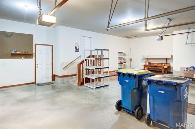 103 Burns Farm West Court, Edwardsville, IL 62025