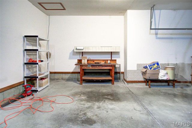 103 Burns Farm West Court, Edwardsville, IL 62025