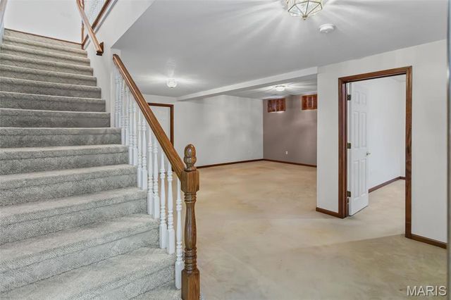 103 Burns Farm West Court, Edwardsville, IL 62025