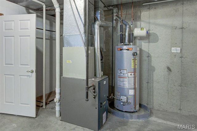 103 Burns Farm West Court, Edwardsville, IL 62025