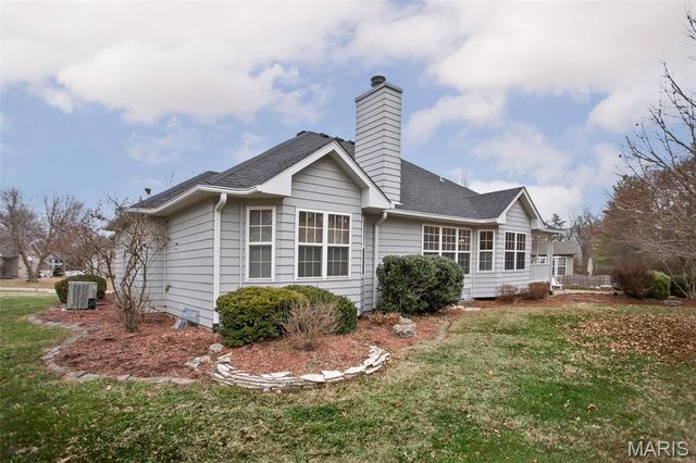 103 Burns Farm West Court, Edwardsville, IL 62025