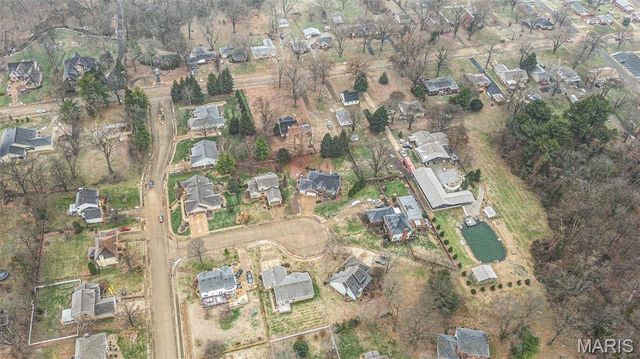 103 Burns Farm West Court, Edwardsville, IL 62025