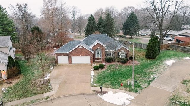 103 Burns Farm West Court, Edwardsville, IL 62025