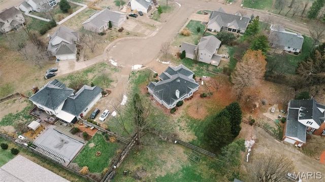 103 Burns Farm West Court, Edwardsville, IL 62025