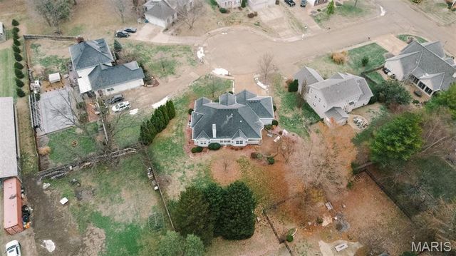 103 Burns Farm West Court, Edwardsville, IL 62025