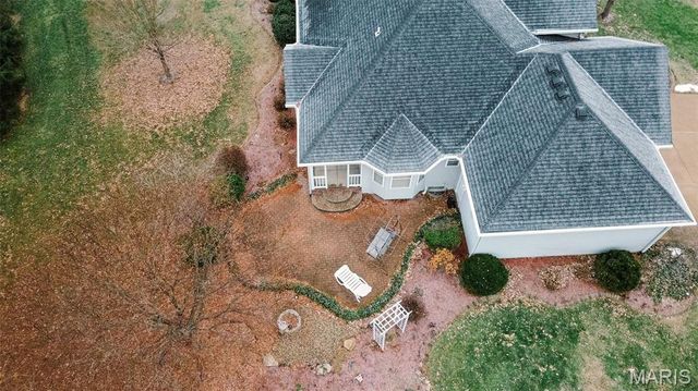 103 Burns Farm West Court, Edwardsville, IL 62025