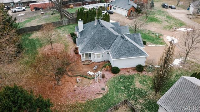 103 Burns Farm West Court, Edwardsville, IL 62025