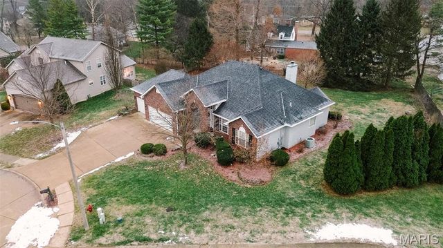 103 Burns Farm West Court, Edwardsville, IL 62025