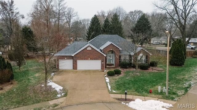 103 Burns Farm West Court, Edwardsville, IL 62025