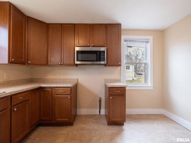 305 WASHINGTON Street, Pekin, IL 61554