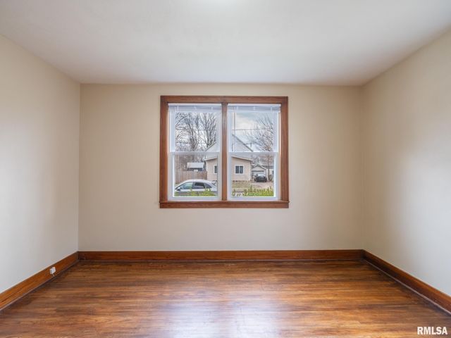 305 WASHINGTON Street, Pekin, IL 61554