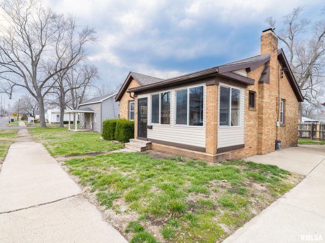 305 WASHINGTON Street, Pekin, IL 61554