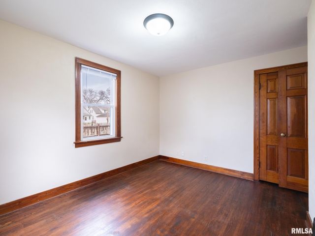 305 WASHINGTON Street, Pekin, IL 61554