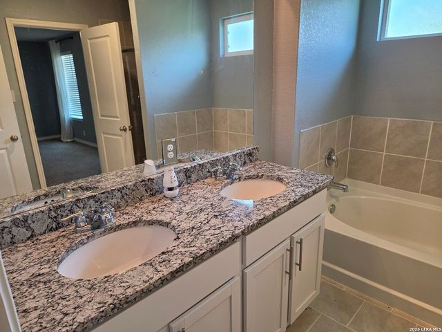 5007 SHALLOW DIVOT, San Antonio, TX 78261