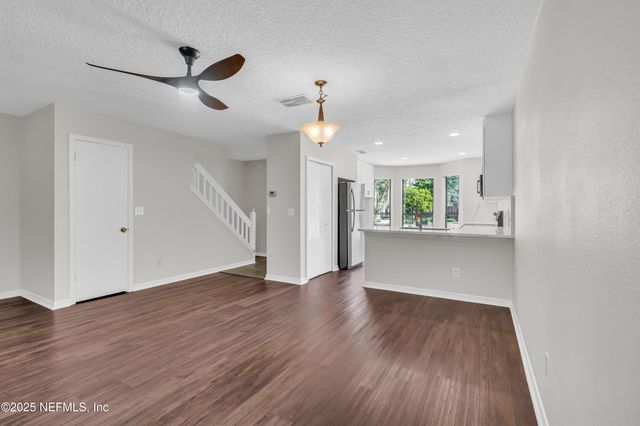 5556 CABOT Drive N, Jacksonville, FL 32244