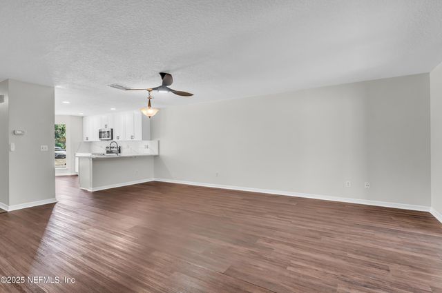 5556 CABOT Drive N, Jacksonville, FL 32244