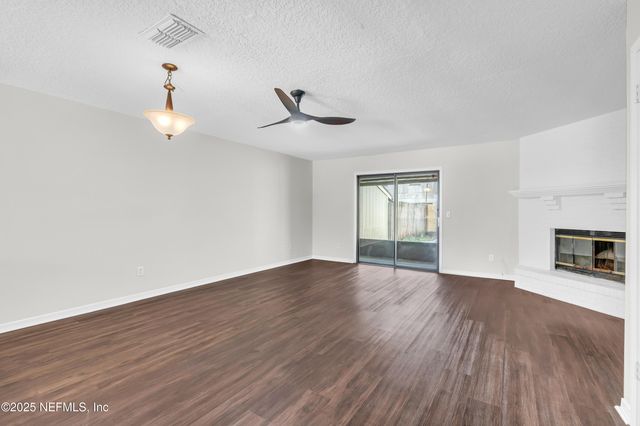 5556 CABOT Drive N, Jacksonville, FL 32244