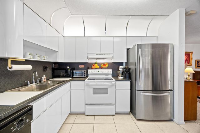 1900 NW 1st Avenue, Pompano Beach, FL 33060