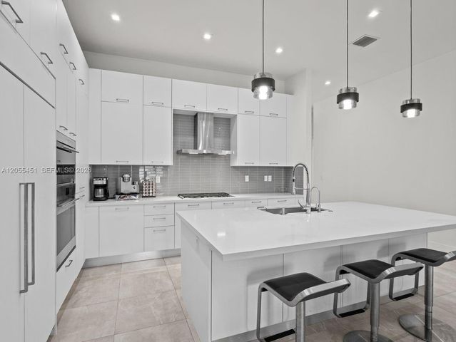 8143 NW 47th Terrace, Doral, FL 33166