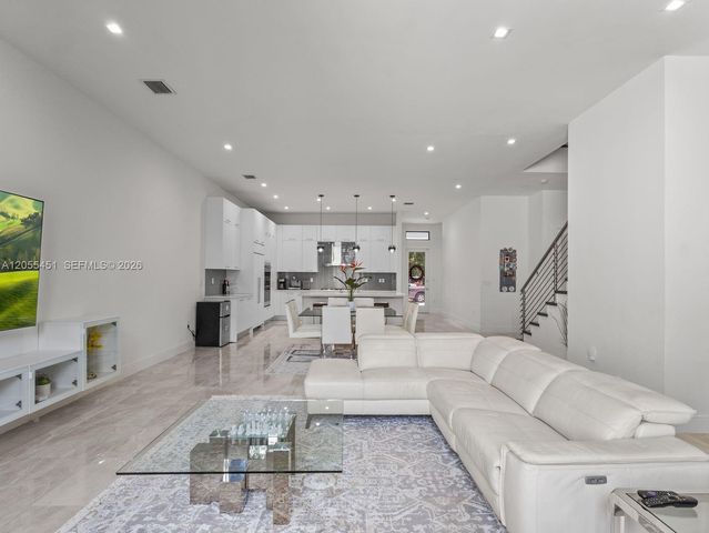 8143 NW 47th Terrace, Doral, FL 33166