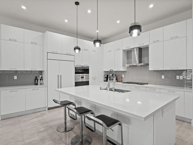 8143 NW 47th Terrace, Doral, FL 33166