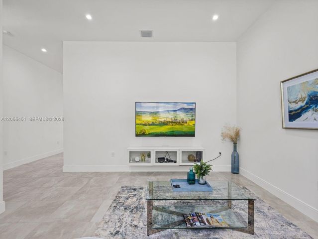 8143 NW 47th Terrace, Doral, FL 33166