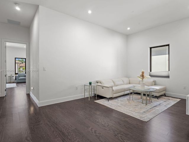 8143 NW 47th Terrace, Doral, FL 33166