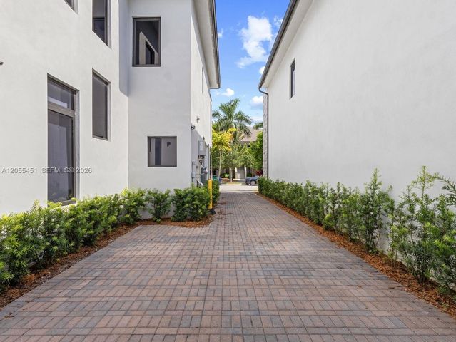 8143 NW 47th Terrace, Doral, FL 33166