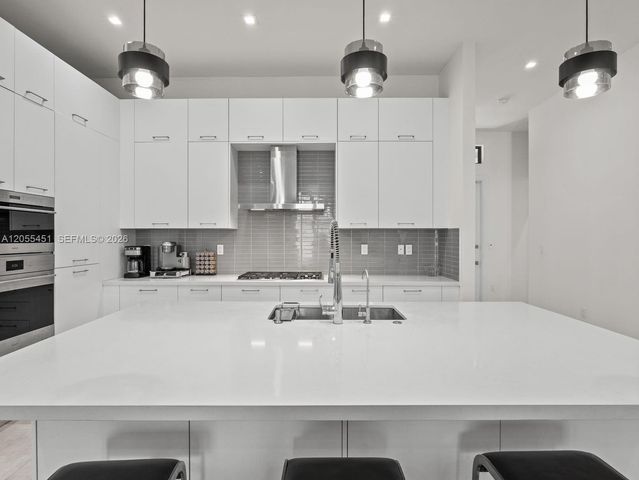 8143 NW 47th Terrace, Doral, FL 33166