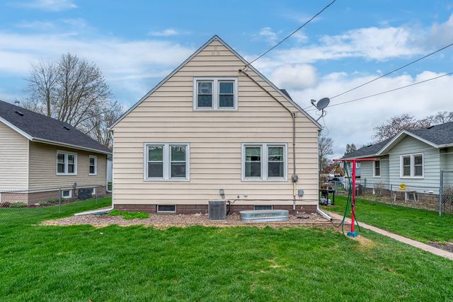 414 45th Street, Moline, IL 61265