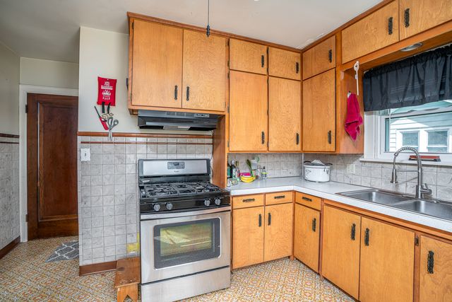 414 45th Street, Moline, IL 61265
