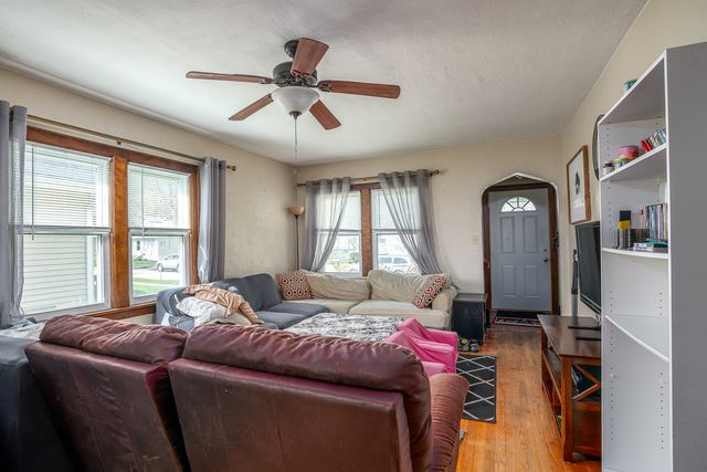 414 45th Street, Moline, IL 61265