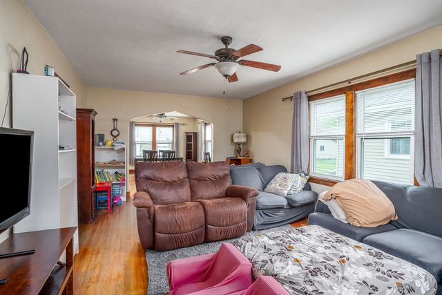 414 45th Street, Moline, IL 61265