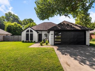 823 Irene Street, Burleson, TX 76028