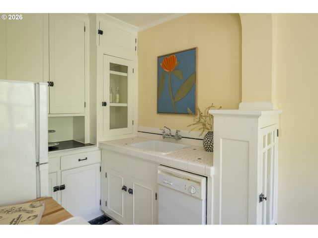 20 Nw 16TH Ave 212, Portland, OR 97209