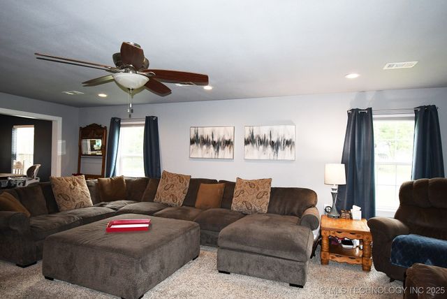 304 S Blackstone Street, Vian, OK 74962