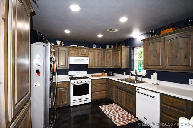 304 S Blackstone Street, Vian, OK 74962