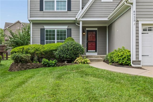8925 W 132nd Terrace, Overland Park, KS 66213