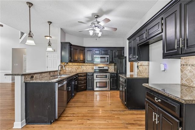 8925 W 132nd Terrace, Overland Park, KS 66213
