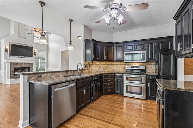 8925 W 132nd Terrace, Overland Park, KS 66213