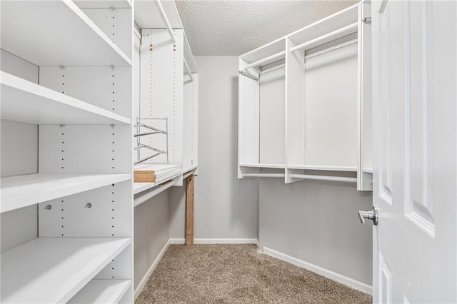 8925 W 132nd Terrace, Overland Park, KS 66213