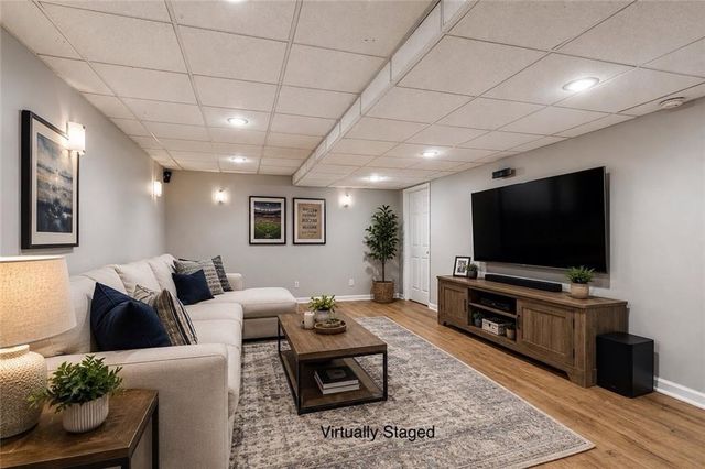 8925 W 132nd Terrace, Overland Park, KS 66213