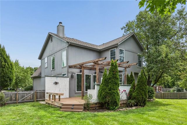 8925 W 132nd Terrace, Overland Park, KS 66213